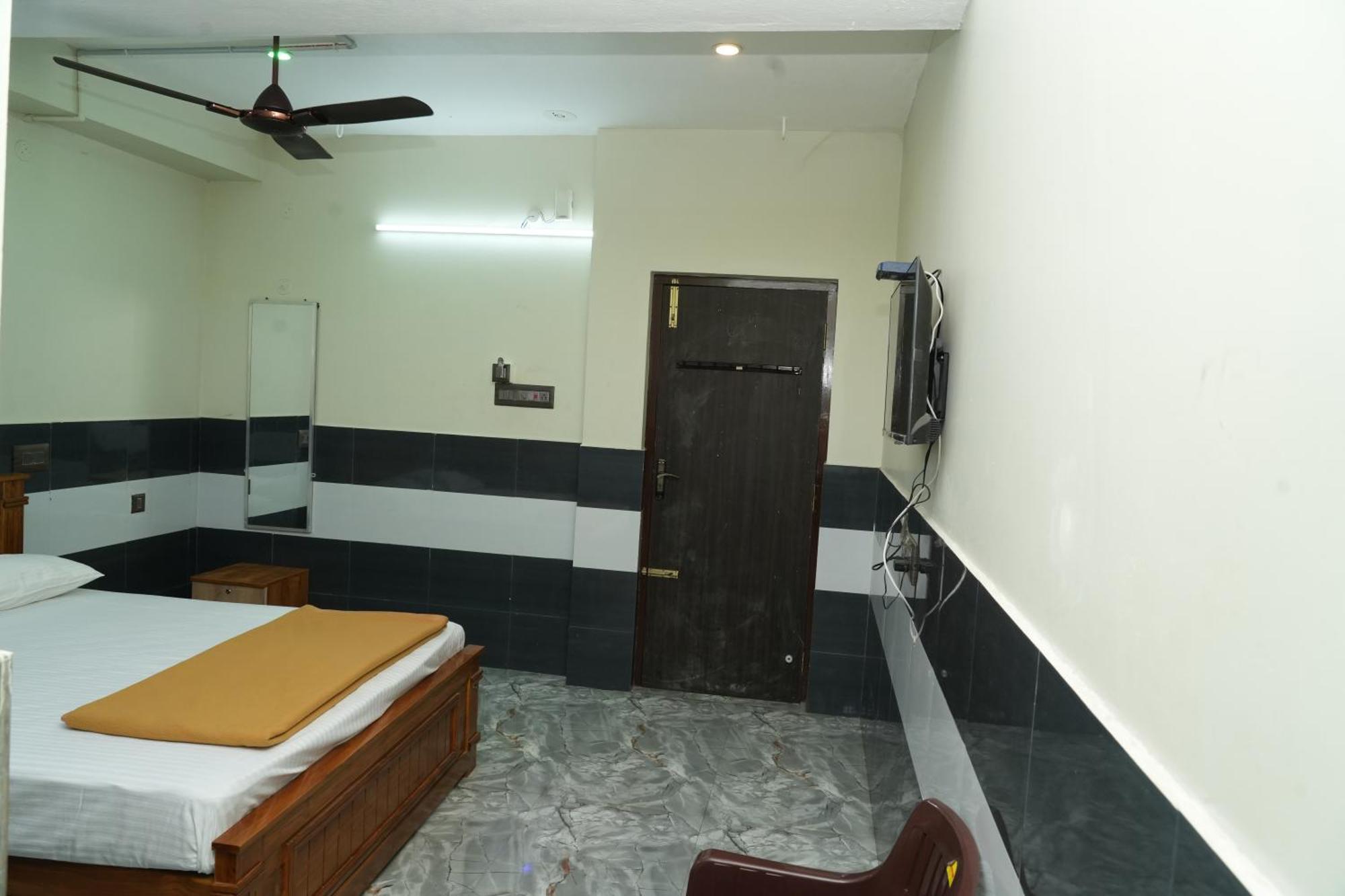 Rajali Residency Hotel Kulithalai Exterior foto