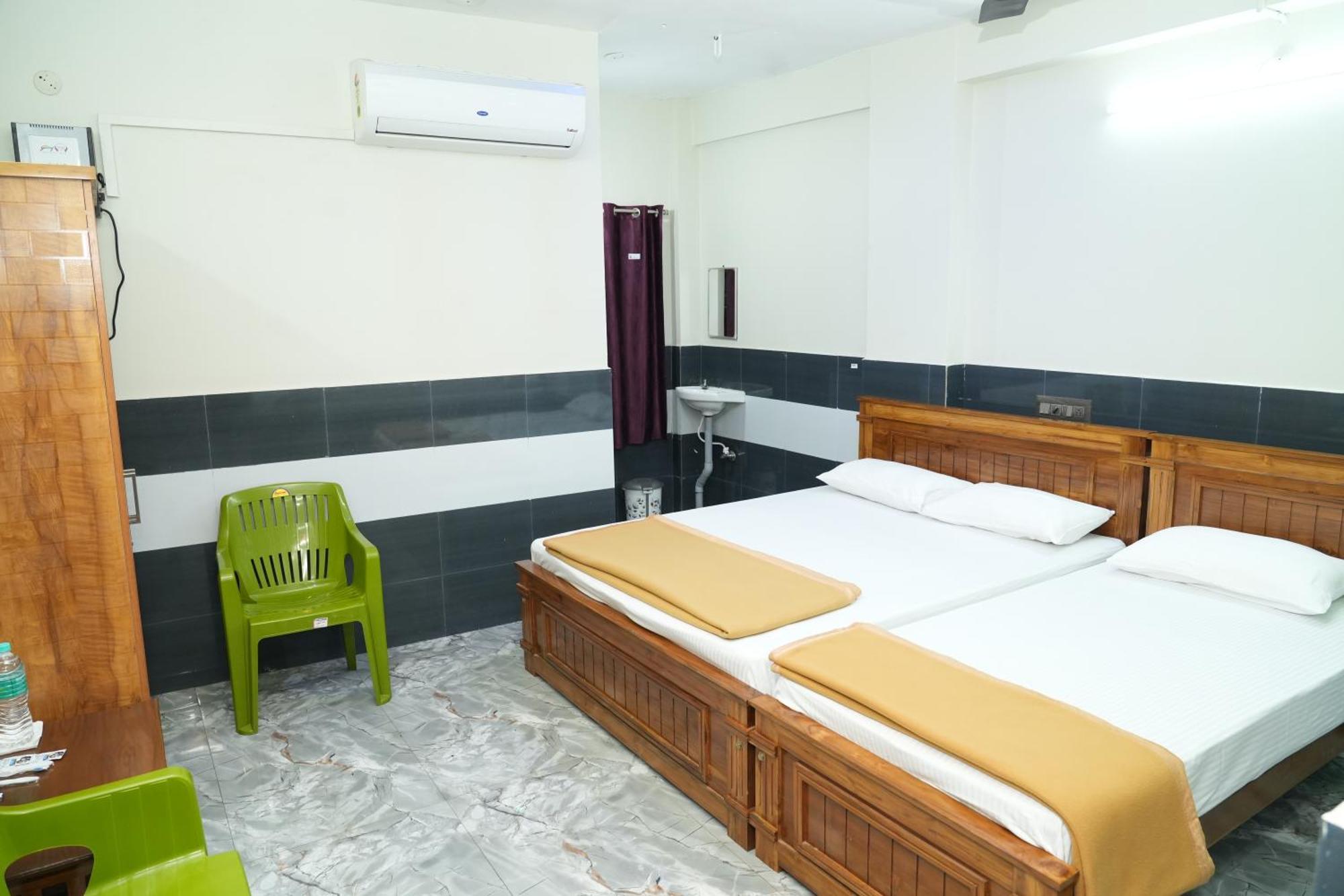 Rajali Residency Hotel Kulithalai Exterior foto